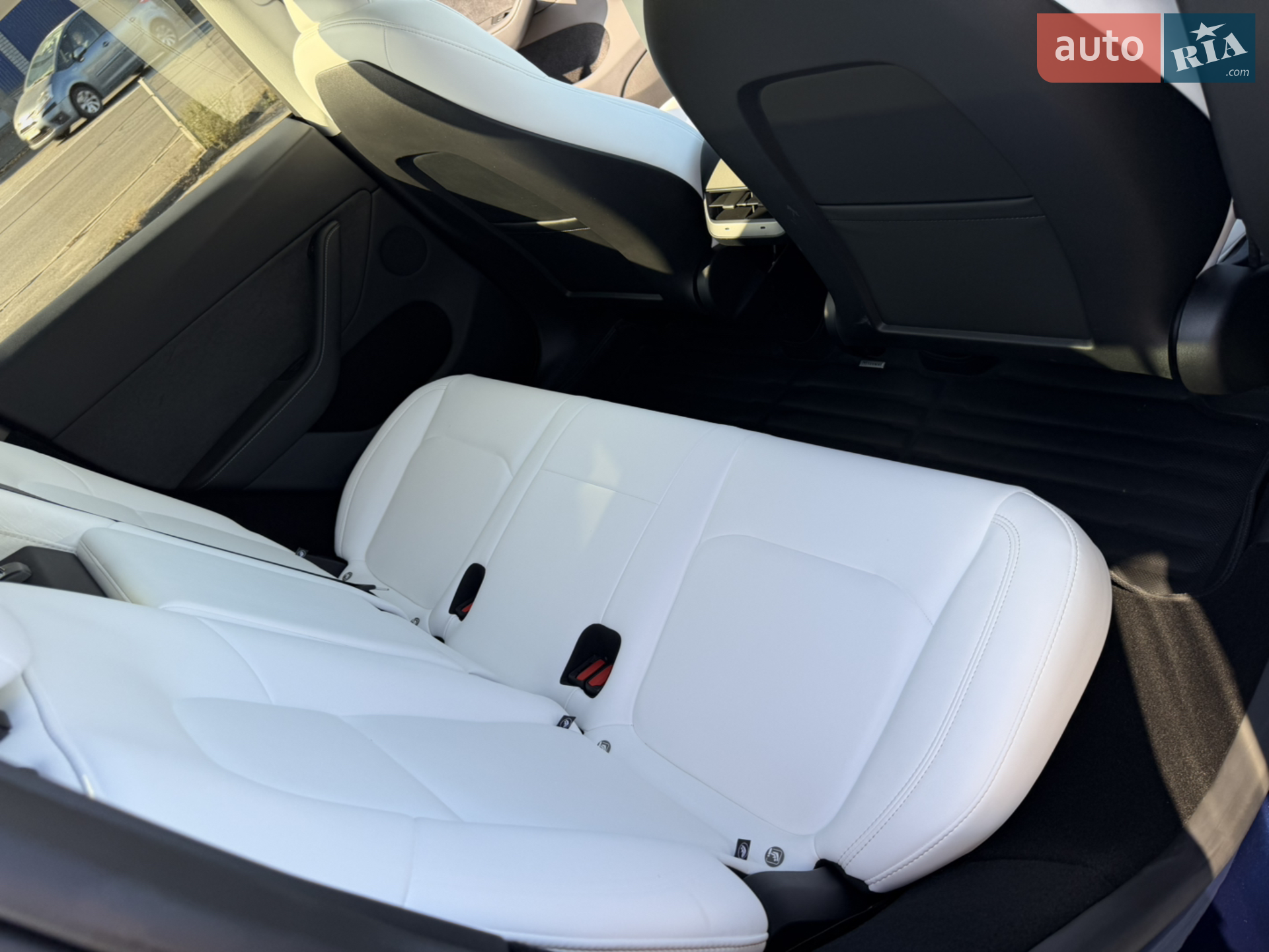 2024 Tesla Model Y - мініатюра 6