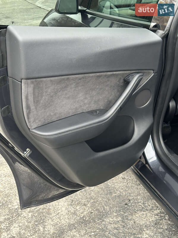 Внедорожник / Кроссовер Tesla Model Y 2021 в Харькове