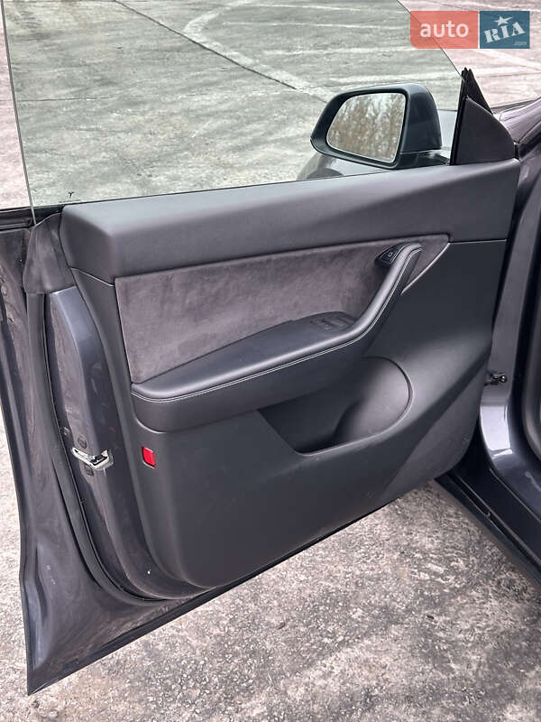 Внедорожник / Кроссовер Tesla Model Y 2021 в Харькове