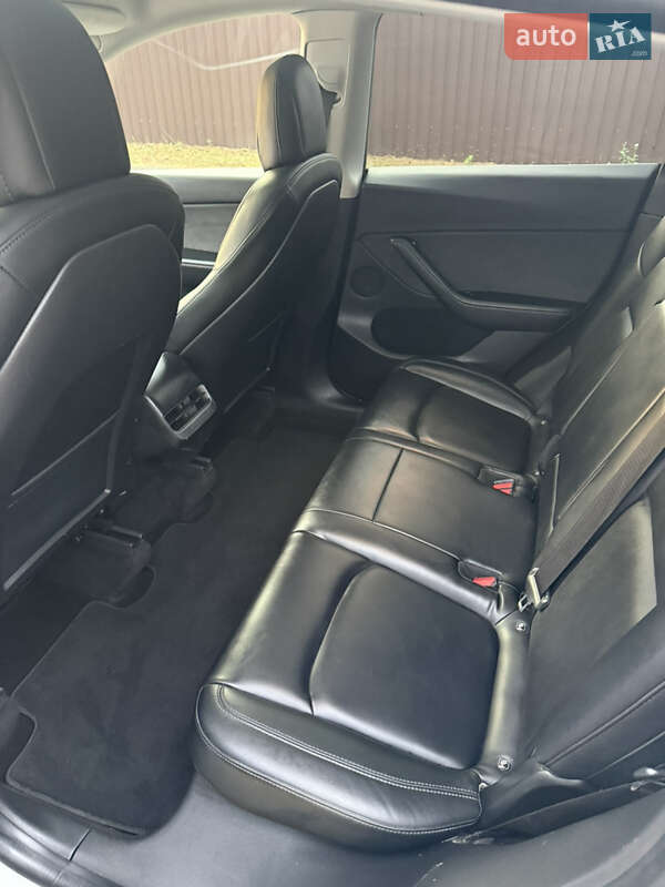 Позашляховик / Кросовер Tesla Model Y 2021 в Києві
