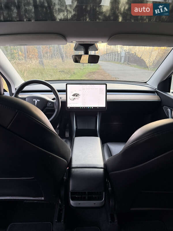 Позашляховик / Кросовер Tesla Model Y 2021 в Києві