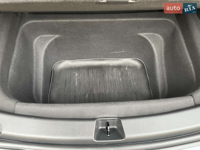 Позашляховик / Кросовер Tesla Model Y 2023 в Стрию фото 46 Позашляховик / Кросовер Tesla Model Y 2023 в Стрию