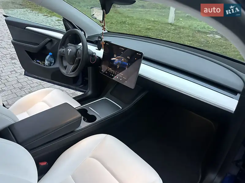 Tesla Model Y 2024 VIN 7SAYGDEE1RA269598 фото оголошення 14 з 55