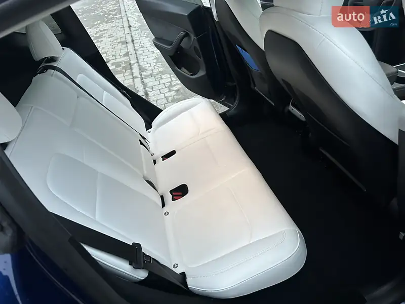 Tesla Model Y 2024 VIN 7SAYGDEE1RA269598 фото оголошення 17 з 55