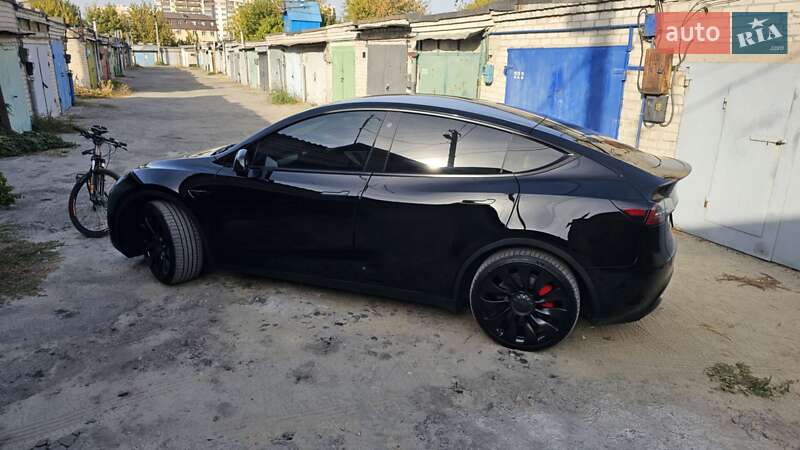 Позашляховик / Кросовер Tesla Model Y 2022 в Дніпрі