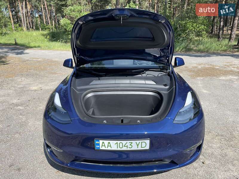 Позашляховик / Кросовер Tesla Model Y 2024 в Києві