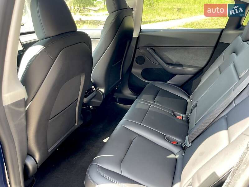 Позашляховик / Кросовер Tesla Model Y 2024 в Києві