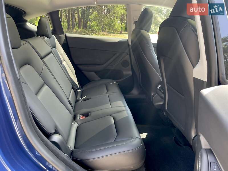 Позашляховик / Кросовер Tesla Model Y 2024 в Києві