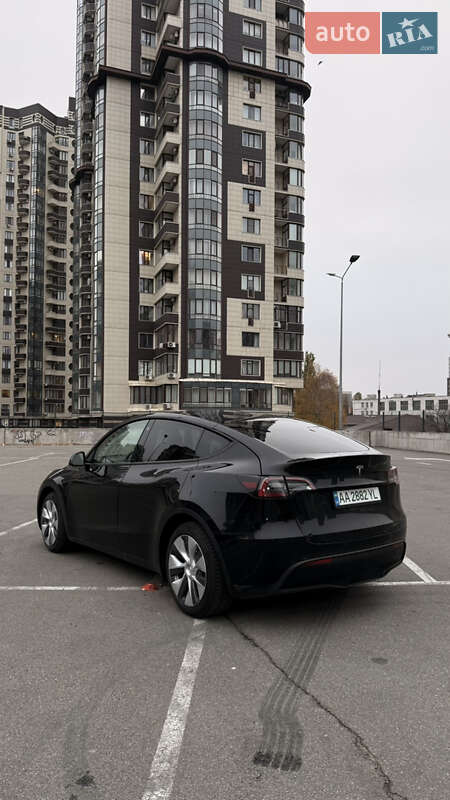 Внедорожник / Кроссовер Tesla Model Y 2023 в Киеве