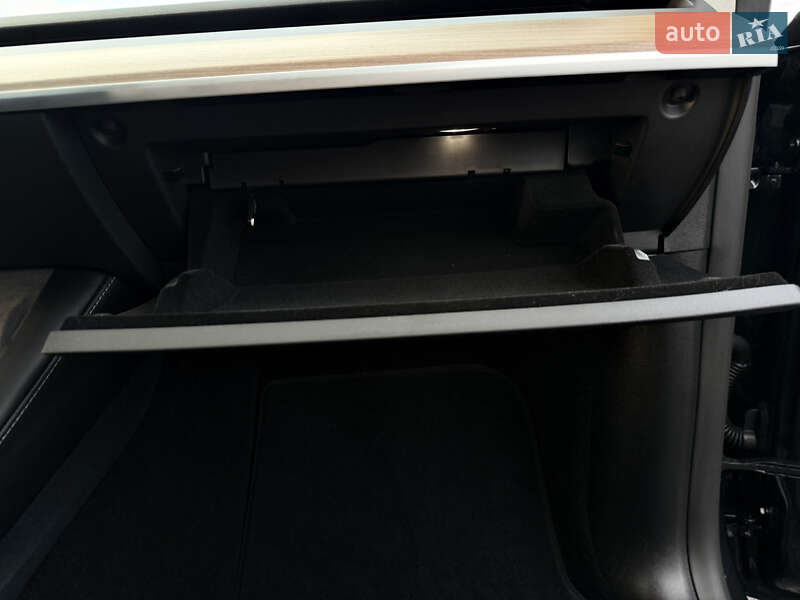 Внедорожник / Кроссовер Tesla Model Y 2024 в Ровно