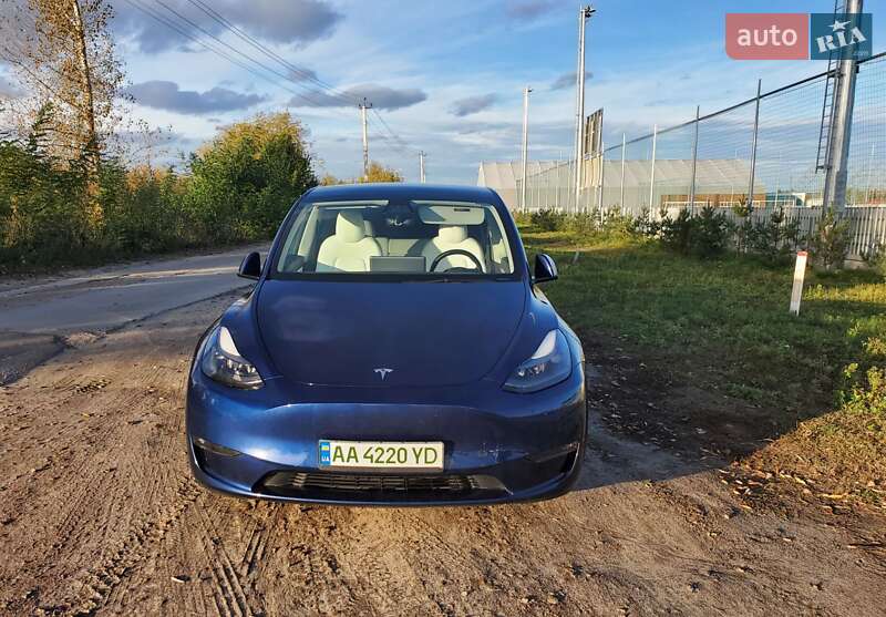 Внедорожник / Кроссовер Tesla Model Y 2022 в Киеве