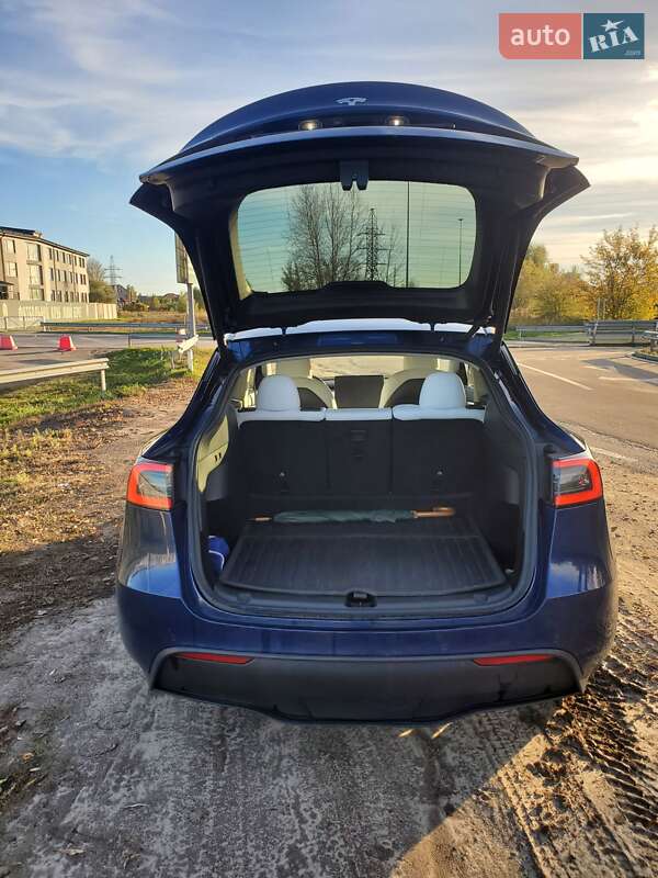 Внедорожник / Кроссовер Tesla Model Y 2022 в Киеве