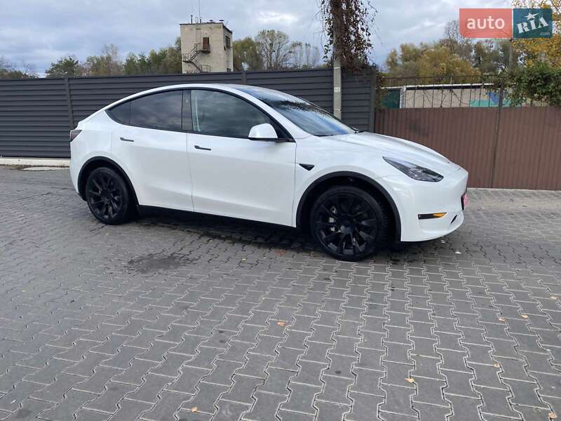 Внедорожник / Кроссовер Tesla Model Y 2023 в Киеве