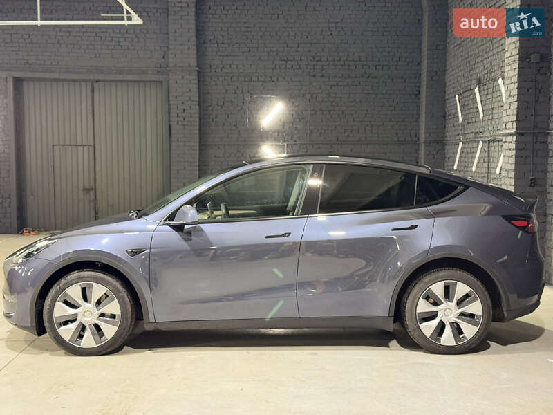 Внедорожник / Кроссовер Tesla Model Y 2023 в Киеве