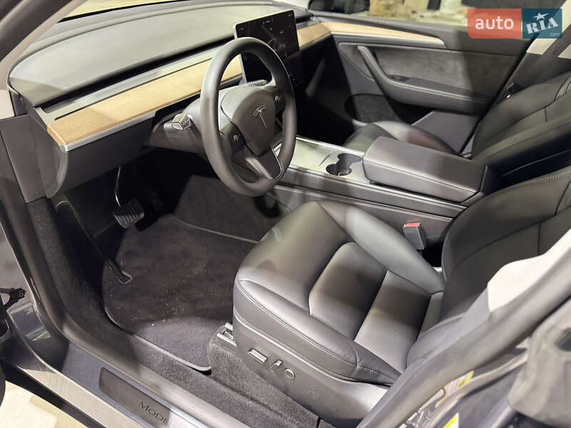 Внедорожник / Кроссовер Tesla Model Y 2023 в Киеве