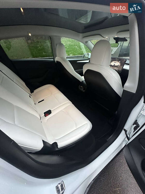 Внедорожник / Кроссовер Tesla Model Y 2023 в Василькове