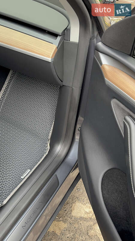 Позашляховик / Кросовер Tesla Model Y 2023 в Харкові