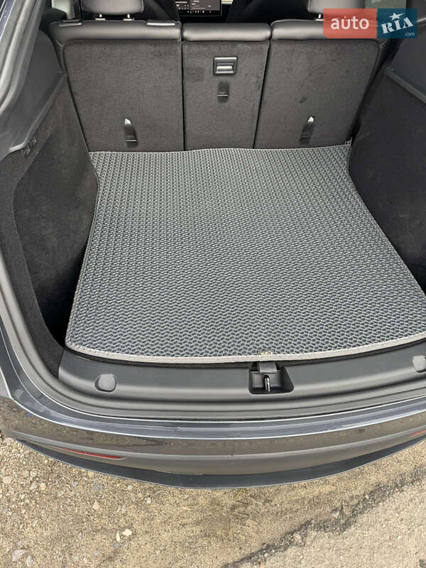 Позашляховик / Кросовер Tesla Model Y 2023 в Харкові