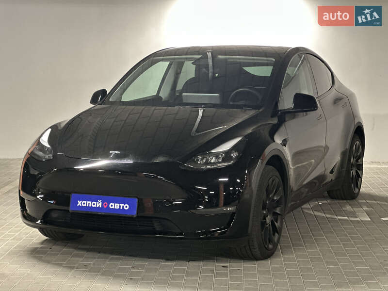 Tesla Model Y 2024