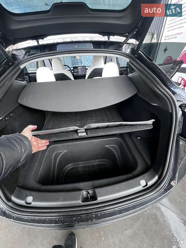 Внедорожник / Кроссовер Tesla Model Y 2024 в Самборе