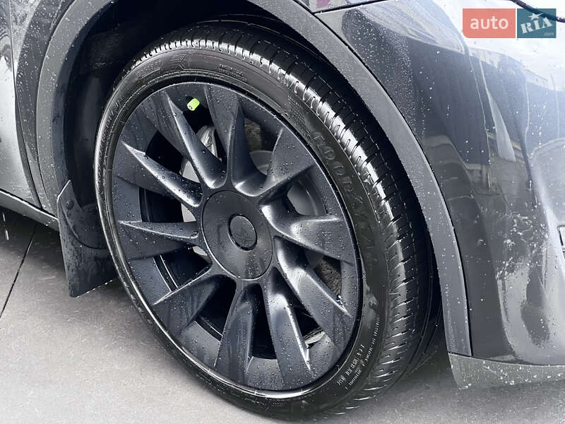 Внедорожник / Кроссовер Tesla Model Y 2024 в Самборе