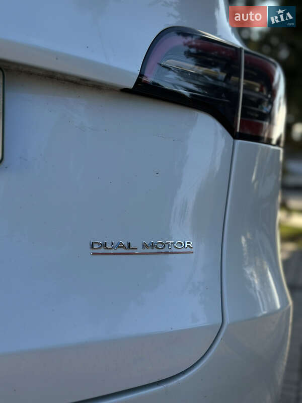 Позашляховик / Кросовер Tesla Model Y 2022 в Визирці фото 10 Позашляховик / Кросовер Tesla Model Y 2022 в Визирці