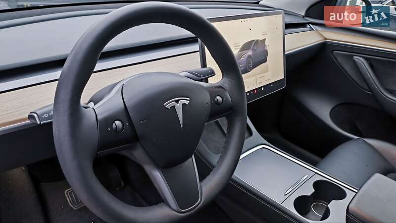 Позашляховик / Кросовер Tesla Model Y 2022 в Києві фото 4 Позашляховик / Кросовер Tesla Model Y 2022 в Києві