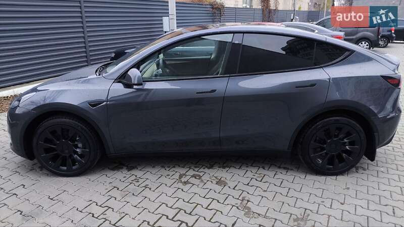 Позашляховик / Кросовер Tesla Model Y 2022 в Києві фото 9 Позашляховик / Кросовер Tesla Model Y 2022 в Києві