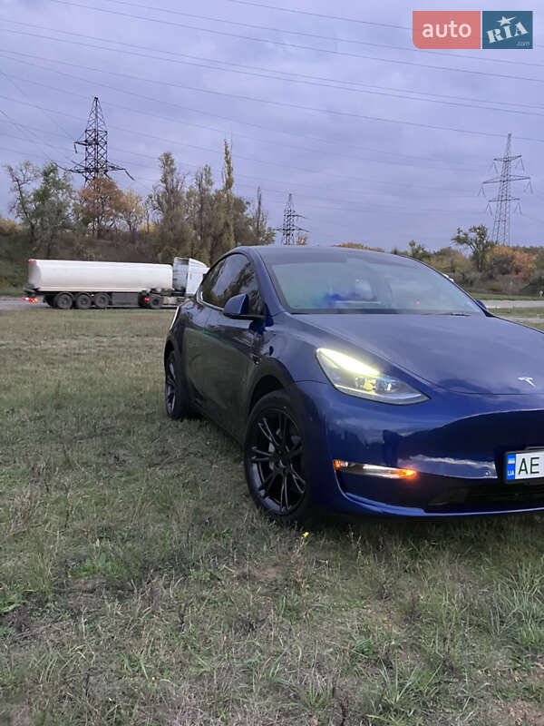 Позашляховик / Кросовер Tesla Model Y 2023 в Кривому Розі