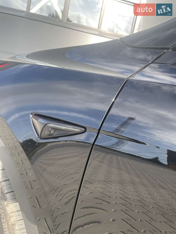 Позашляховик / Кросовер Tesla Model Y 2021 в Золочеві