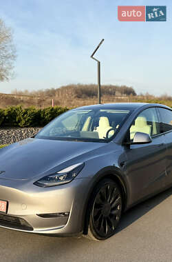 Внедорожник / Кроссовер Tesla Model Y 2024 в Киеве