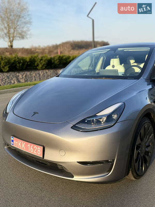 Позашляховик / Кросовер Tesla Model Y 2024 в Києві фото 13 Позашляховик / Кросовер Tesla Model Y 2024 в Києві