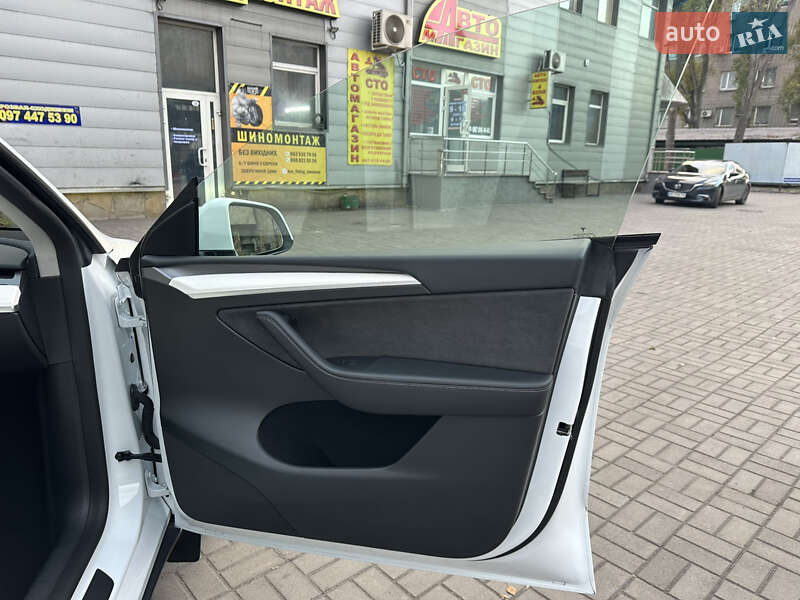 Внедорожник / Кроссовер Tesla Model Y 2023 в Днепре фото 29 Внедорожник / Кроссовер Tesla Model Y 2023 в Днепре