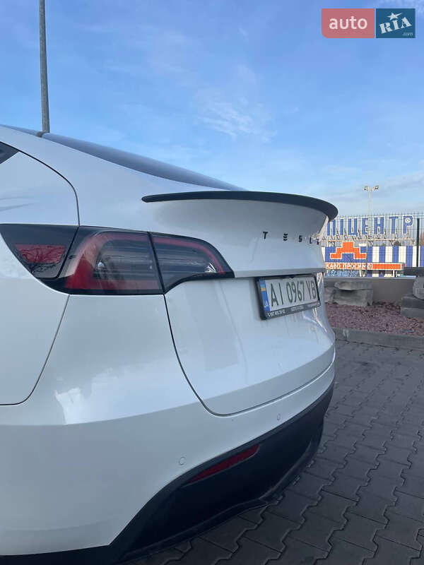 Позашляховик / Кросовер Tesla Model Y 2022 в Гатне