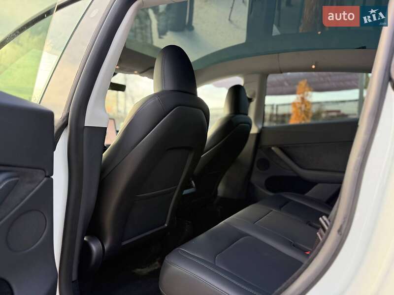 Позашляховик / Кросовер Tesla Model Y 2023 в Києві