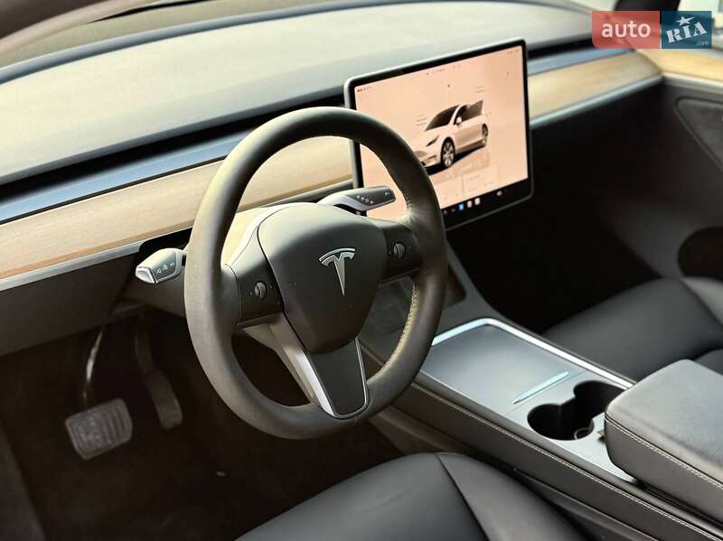 Позашляховик / Кросовер Tesla Model Y 2023 в Києві