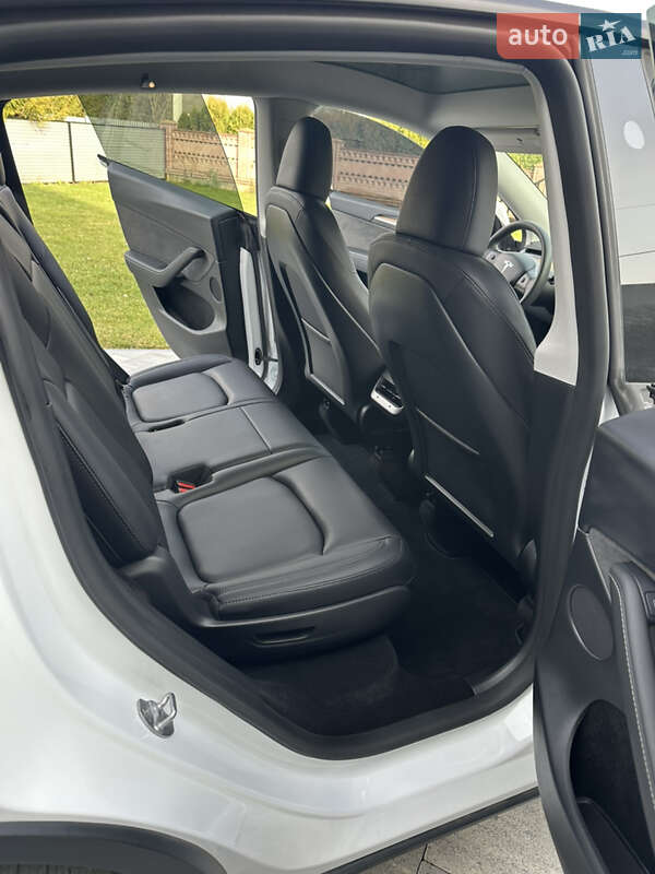 Внедорожник / Кроссовер Tesla Model Y 2023 в Тернополе