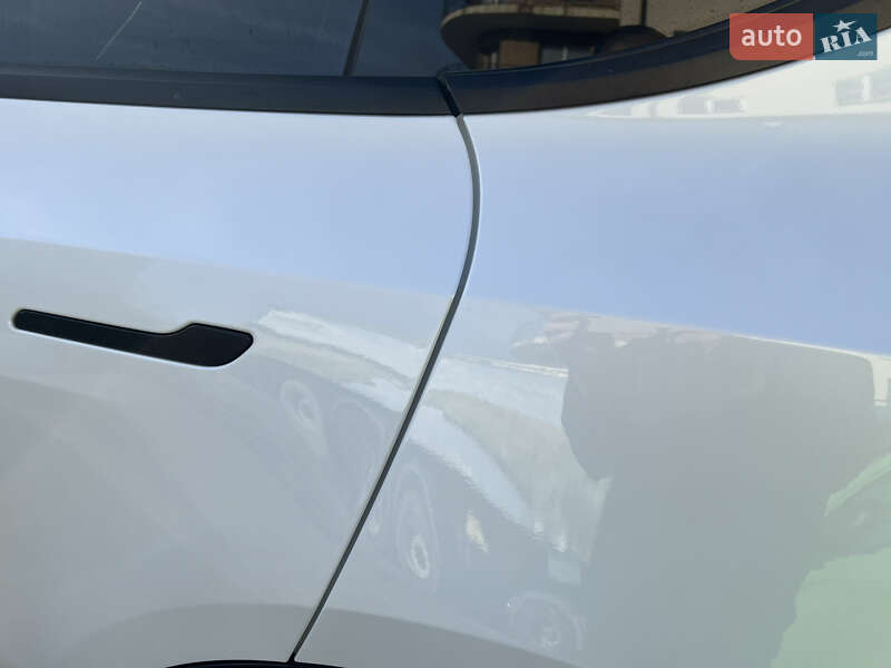 Позашляховик / Кросовер Tesla Model Y 2022 в Самборі