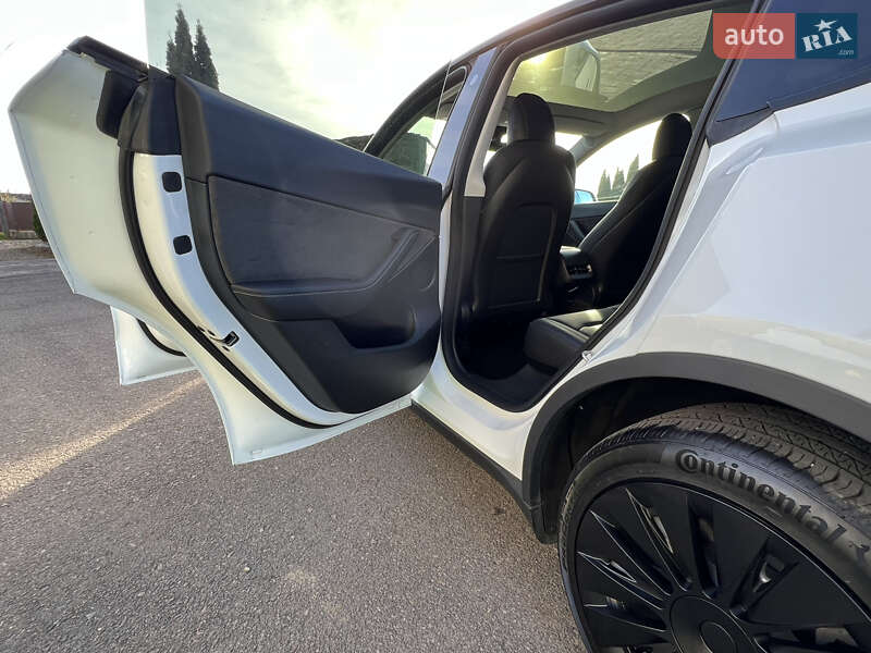 Позашляховик / Кросовер Tesla Model Y 2022 в Самборі