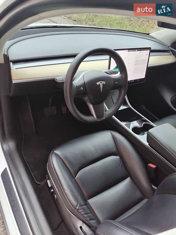 Позашляховик / Кросовер Tesla Model Y 2020 в Києві фото 6 Позашляховик / Кросовер Tesla Model Y 2020 в Києві