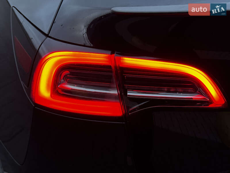 Позашляховик / Кросовер Tesla Model Y 2023 в Києві