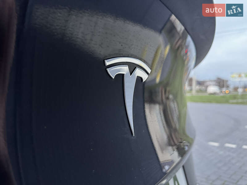 Позашляховик / Кросовер Tesla Model Y 2023 в Києві