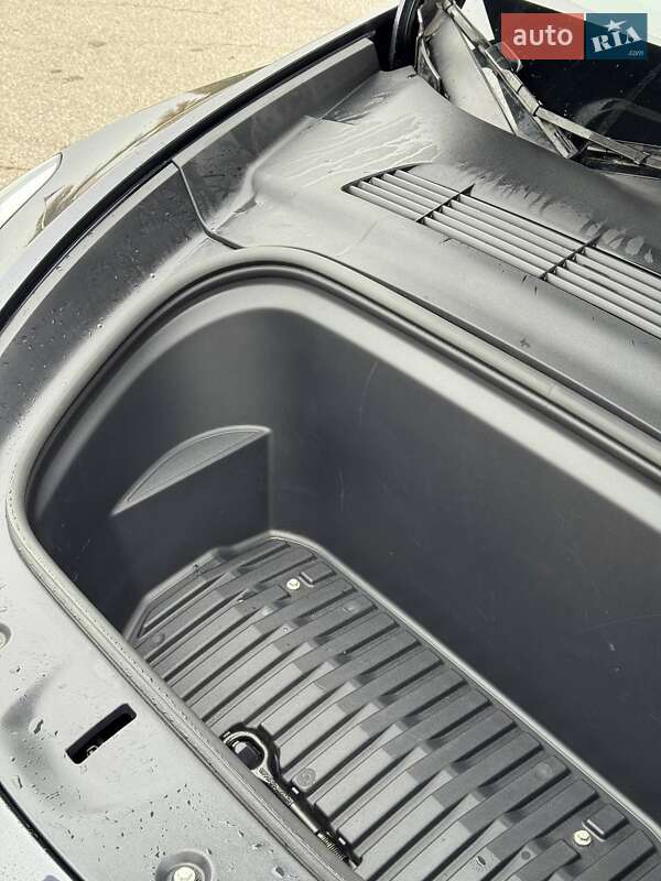 Позашляховик / Кросовер Tesla Model Y 2024 в Харкові фото 19 Позашляховик / Кросовер Tesla Model Y 2024 в Харкові