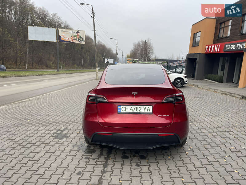 Позашляховик / Кросовер Tesla Model Y 2025 в Чернівцях