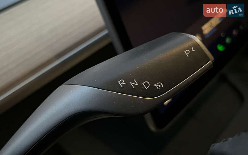 Внедорожник / Кроссовер Tesla Model Y 2024 в Львове