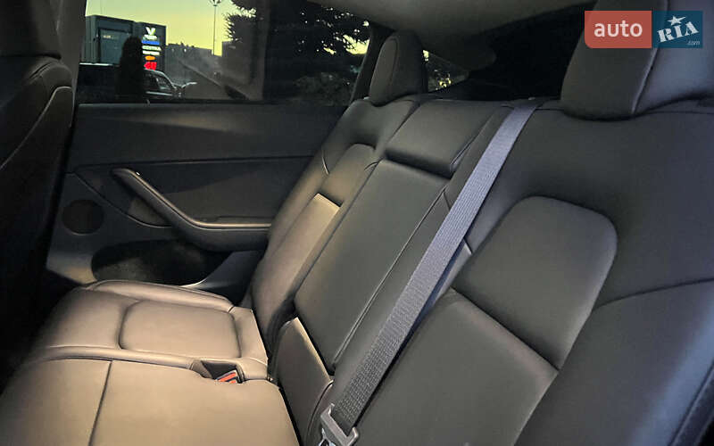 Внедорожник / Кроссовер Tesla Model Y 2024 в Львове