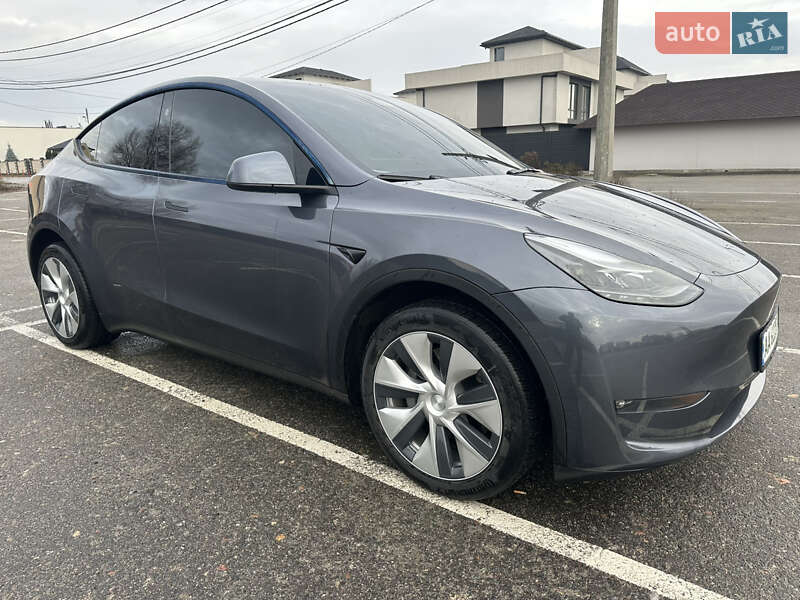 Внедорожник / Кроссовер Tesla Model Y 2023 в Киеве