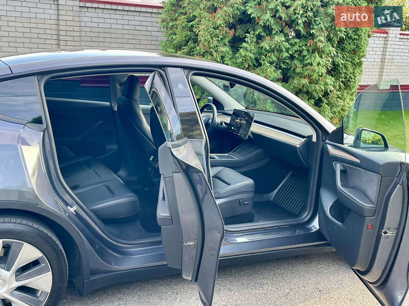 Позашляховик / Кросовер Tesla Model Y 2023 в Дніпрі