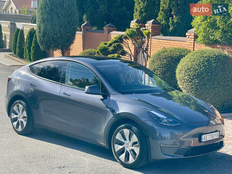 Позашляховик / Кросовер Tesla Model Y 2023 в Дніпрі
