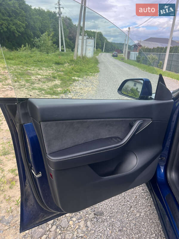 Внедорожник / Кроссовер Tesla Model Y 2022 в Ужгороде фото 16 Внедорожник / Кроссовер Tesla Model Y 2022 в Ужгороде